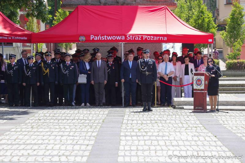 26 lekkich i średnich samochodów ratowniczo-gaśniczych otrzymały lubuskie jednostki OSP w ramach projektu unijnego zrealizowanego przez Oddział Wojewódzki Związku Ochotniczych Straży Pożarnych RP. 28 czerwca 2025 r. na zielonogórskim Placu Bohaterów odbyła się uroczystość podsumowująca to działanie.