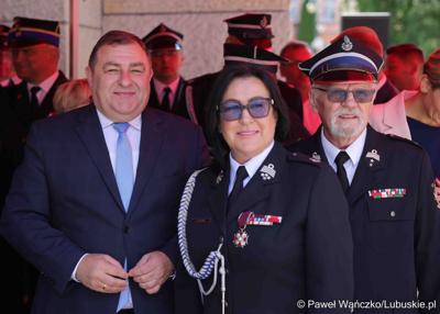 26 lekkich i średnich samochodów ratowniczo-gaśniczych otrzymały lubuskie jednostki OSP w ramach projektu unijnego zrealizowanego przez Oddział Wojewódzki Związku Ochotniczych Straży Pożarnych RP. 28 czerwca 2025 r. na zielonogórskim Placu Bohaterów odbyła się uroczystość podsumowująca to działanie.