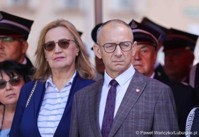 26 lekkich i średnich samochodów ratowniczo-gaśniczych otrzymały lubuskie jednostki OSP w ramach projektu unijnego zrealizowanego przez Oddział Wojewódzki Związku Ochotniczych Straży Pożarnych RP. 28 czerwca 2025 r. na zielonogórskim Placu Bohaterów odbyła się uroczystość podsumowująca to działanie.