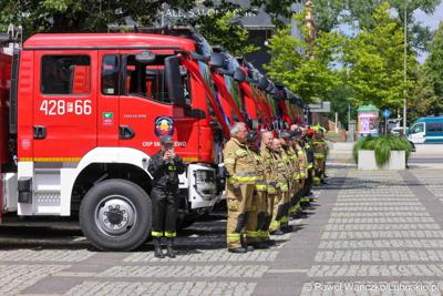 26 lekkich i średnich samochodów ratowniczo-gaśniczych otrzymały lubuskie jednostki OSP w ramach projektu unijnego zrealizowanego przez Oddział Wojewódzki Związku Ochotniczych Straży Pożarnych RP. 28 czerwca 2025 r. na zielonogórskim Placu Bohaterów odbyła się uroczystość podsumowująca to działanie.