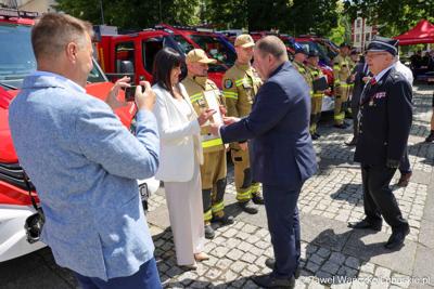 26 lekkich i średnich samochodów ratowniczo-gaśniczych otrzymały lubuskie jednostki OSP w ramach projektu unijnego zrealizowanego przez Oddział Wojewódzki Związku Ochotniczych Straży Pożarnych RP. 28 czerwca 2025 r. na zielonogórskim Placu Bohaterów odbyła się uroczystość podsumowująca to działanie.