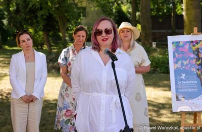 Uczestnicy konferencji prasowej dot. Międzynarodowego Festiwalu Folkloru - Oblicza Tradycji 2025