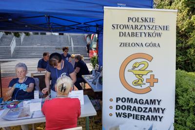 Oddaj krew, zmierz cukier i ciśnienie przed urzędem
Przed Urzędem Marszałkowskim w Zielonej Górze rozpoczęła się wakacyjna zbiórka krwi. Oprócz krwiobusu pojawiło się też stoisko Miejskiego Koła Polskiego Stowarzyszenia Diabetyków. 