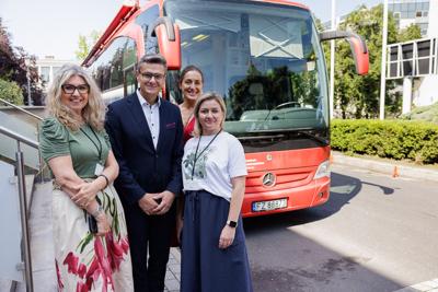 Oddaj krew, zmierz cukier i ciśnienie przed urzędem
Przed Urzędem Marszałkowskim w Zielonej Górze rozpoczęła się wakacyjna zbiórka krwi. Oprócz krwiobusu pojawiło się też stoisko Miejskiego Koła Polskiego Stowarzyszenia Diabetyków. 