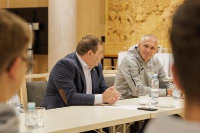 Lubuscy lekkoatleci zdobyli dla regionu łącznie osiem medali: dwa złote, dwa srebrne i cztery brązowe, co zapewniło województwu lubuskiemu dziesiąte miejsce w klasyfikacji medalowej. W spotkaniu w Urzędzie Marszałkowskim uczestniczyli medaliści, ich trenerzy oraz przedstawiciele klubów sportowych