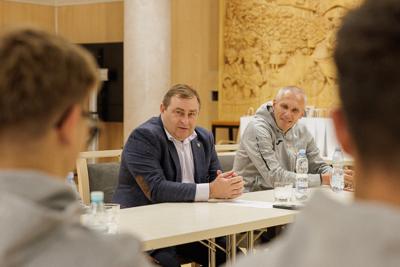Lubuscy lekkoatleci zdobyli dla regionu łącznie osiem medali: dwa złote, dwa srebrne i cztery brązowe, co zapewniło województwu lubuskiemu dziesiąte miejsce w klasyfikacji medalowej. W spotkaniu w Urzędzie Marszałkowskim uczestniczyli medaliści, ich trenerzy oraz przedstawiciele klubów sportowych