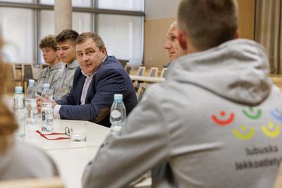 Lubuscy lekkoatleci zdobyli dla regionu łącznie osiem medali: dwa złote, dwa srebrne i cztery brązowe, co zapewniło województwu lubuskiemu dziesiąte miejsce w klasyfikacji medalowej. W spotkaniu w Urzędzie Marszałkowskim uczestniczyli medaliści, ich trenerzy oraz przedstawiciele klubów sportowych