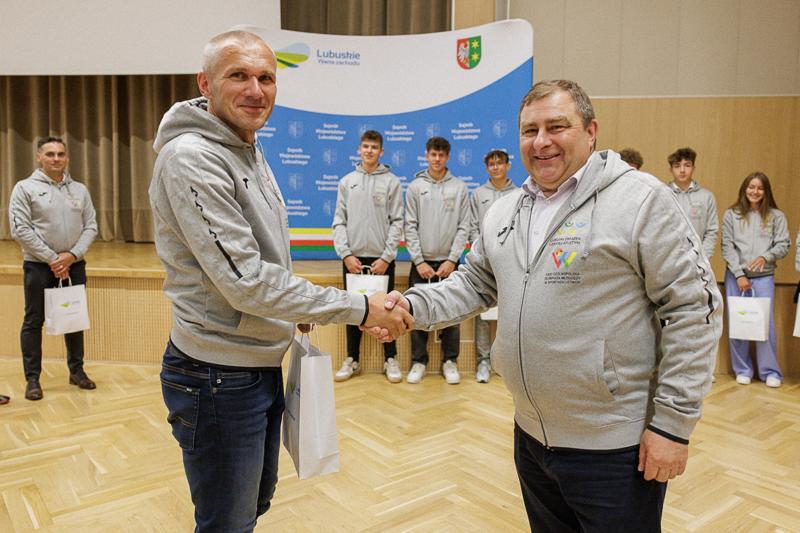 Lubuscy lekkoatleci zdobyli dla regionu łącznie osiem medali: dwa złote, dwa srebrne i cztery brązowe, co zapewniło województwu lubuskiemu dziesiąte miejsce w klasyfikacji medalowej. W spotkaniu w Urzędzie Marszałkowskim uczestniczyli medaliści, ich trenerzy oraz przedstawiciele klubów sportowych