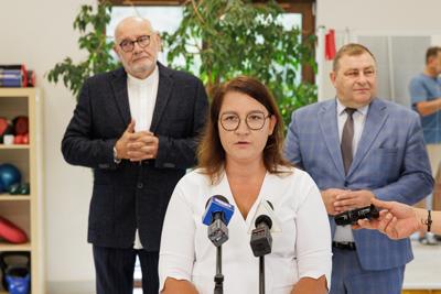 Ośrodek Integracji Społecznej to stowarzyszenie, które wspiera szpitale, podmioty zaangażowane bezpośrednio w ochronę zdrowia na terenie województwa lubuskiego. 
