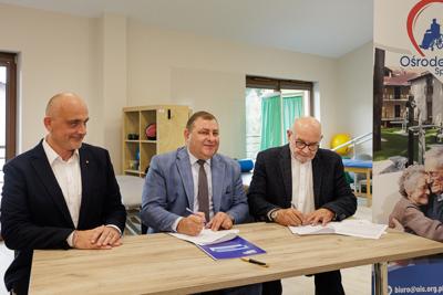 Ośrodek Integracji Społecznej to stowarzyszenie, które wspiera szpitale, podmioty zaangażowane bezpośrednio w ochronę zdrowia na terenie województwa lubuskiego. 