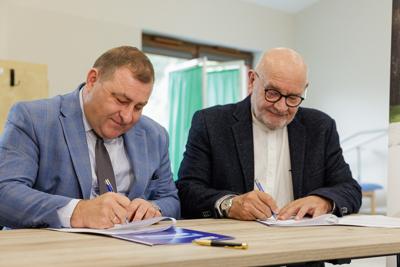 Ośrodek Integracji Społecznej to stowarzyszenie, które wspiera szpitale, podmioty zaangażowane bezpośrednio w ochronę zdrowia na terenie województwa lubuskiego. 
