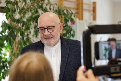 Ośrodek Integracji Społecznej to stowarzyszenie, które wspiera szpitale, podmioty zaangażowane bezpośrednio w ochronę zdrowia na terenie województwa lubuskiego. 