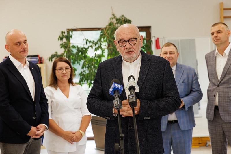 Ośrodek Integracji Społecznej to stowarzyszenie, które wspiera szpitale, podmioty zaangażowane bezpośrednio w ochronę zdrowia na terenie województwa lubuskiego.
