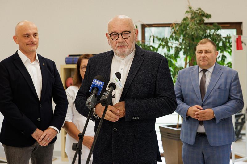 Ośrodek Integracji Społecznej to stowarzyszenie, które wspiera szpitale, podmioty zaangażowane bezpośrednio w ochronę zdrowia na terenie województwa lubuskiego.