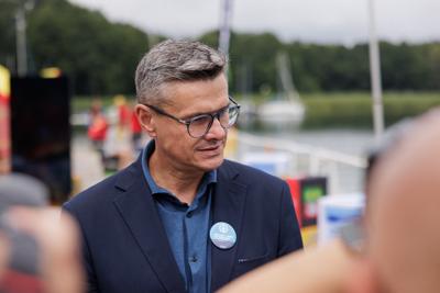 25 lipca 2025 r., w Światowy Dzień Zapobiegania Utonięciom, w bazie Wodnego Ochotniczego Pogotowia Ratunkowego w Niesulicach odbyło się spotkanie poświęcone tematyce bezpieczeństwa nad wodą. Wydarzenie zgromadziło ratowników, przedstawicieli służb oraz osoby zaangażowane w działania profilaktyczne i edukacyjne, by wspólnie mówić o tym, jak zapobiegać tragediom podczas letniego wypoczynku.