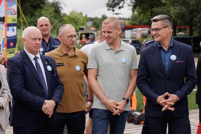 25 lipca 2025 r., w Światowy Dzień Zapobiegania Utonięciom, w bazie Wodnego Ochotniczego Pogotowia Ratunkowego w Niesulicach odbyło się spotkanie poświęcone tematyce bezpieczeństwa nad wodą. Wydarzenie zgromadziło ratowników, przedstawicieli służb oraz osoby zaangażowane w działania profilaktyczne i edukacyjne, by wspólnie mówić o tym, jak zapobiegać tragediom podczas letniego wypoczynku.