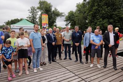 25 lipca 2025 r., w Światowy Dzień Zapobiegania Utonięciom, w bazie Wodnego Ochotniczego Pogotowia Ratunkowego w Niesulicach odbyło się spotkanie poświęcone tematyce bezpieczeństwa nad wodą. Wydarzenie zgromadziło ratowników, przedstawicieli służb oraz osoby zaangażowane w działania profilaktyczne i edukacyjne, by wspólnie mówić o tym, jak zapobiegać tragediom podczas letniego wypoczynku.