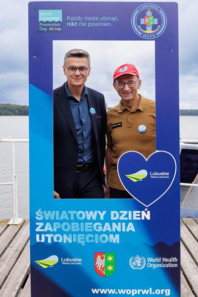 25 lipca 2025 r., w Światowy Dzień Zapobiegania Utonięciom, w bazie Wodnego Ochotniczego Pogotowia Ratunkowego w Niesulicach odbyło się spotkanie poświęcone tematyce bezpieczeństwa nad wodą. Wydarzenie zgromadziło ratowników, przedstawicieli służb oraz osoby zaangażowane w działania profilaktyczne i edukacyjne, by wspólnie mówić o tym, jak zapobiegać tragediom podczas letniego wypoczynku.