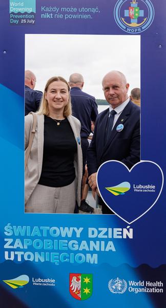25 lipca 2025 r., w Światowy Dzień Zapobiegania Utonięciom, w bazie Wodnego Ochotniczego Pogotowia Ratunkowego w Niesulicach odbyło się spotkanie poświęcone tematyce bezpieczeństwa nad wodą. Wydarzenie zgromadziło ratowników, przedstawicieli służb oraz osoby zaangażowane w działania profilaktyczne i edukacyjne, by wspólnie mówić o tym, jak zapobiegać tragediom podczas letniego wypoczynku.