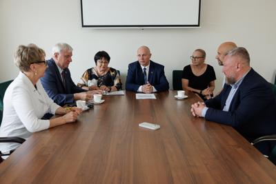 W ramach konkursu FELB.02.06-IZ.00-001/24 ogłoszonego w Priorytecie FELB.02 Fundusze Europejskie na zielony rozwój Lubuskiego wybrano do dofinansowania dwa projekty odpowiadające na wyzwania klimatyczne w dwóch gminach naszego województwa