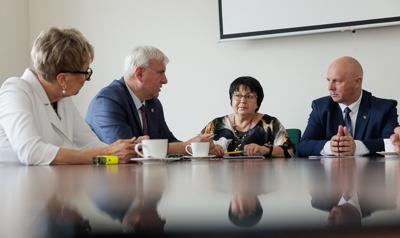 W ramach konkursu FELB.02.06-IZ.00-001/24 ogłoszonego w Priorytecie FELB.02 Fundusze Europejskie na zielony rozwój Lubuskiego wybrano do dofinansowania dwa projekty odpowiadające na wyzwania klimatyczne w dwóch gminach naszego województwa