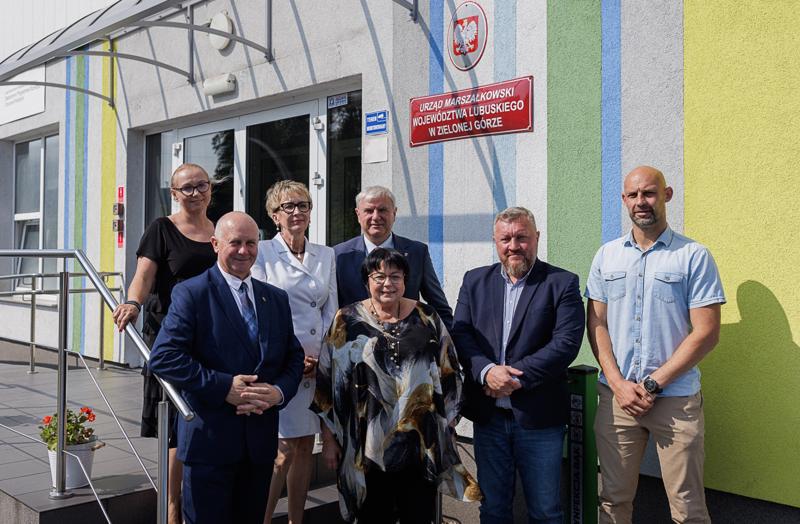 W ramach konkursu FELB.02.06-IZ.00-001/24 ogłoszonego w Priorytecie FELB.02 Fundusze Europejskie na zielony rozwój Lubuskiego wybrano do dofinansowania dwa projekty odpowiadające na wyzwania klimatyczne w dwóch gminach naszego województwa