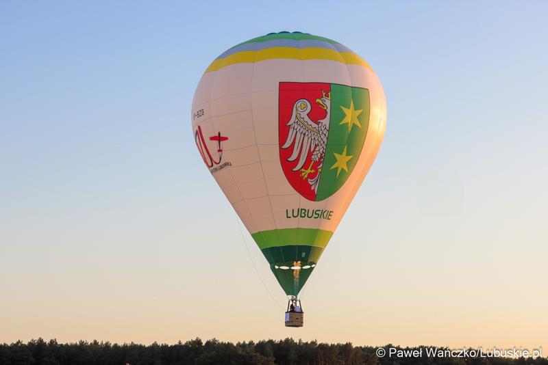 Balon z logotypem i herbem Województwa Lubuskiego oraz logotypem Aeroklubu Ziemi Lubuskiej