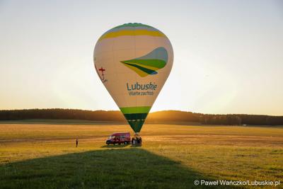 Balon z logotypem i herbem Województwa Lubuskiego oraz logotypem Aeroklubu Ziemi Lubuskiej 