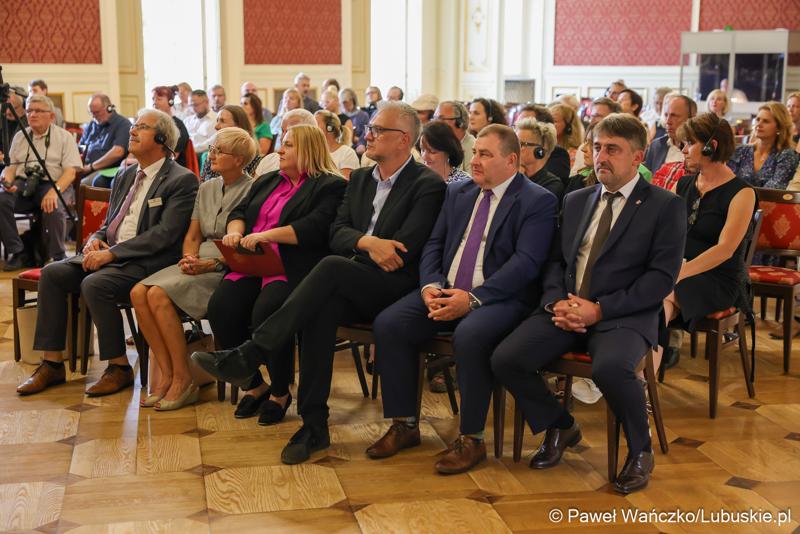 Uroczystość 15-lecia założenia Europejskiego Związku Parków Łużyckich w Pałacu Książęcym w Żaganiu
