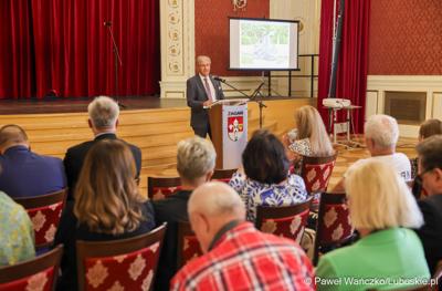 Uroczystość 15-lecia założenia Europejskiego Związku Parków Łużyckich w Pałacu Książęcym w Żaganiu
