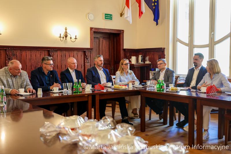 W Drezdenku odbyło się spotkanie władz województwa lubuskiego, parlamentarzystów i samorządowców powiatu strzelecko-drezdeneckiego.