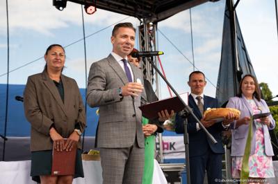 Członek Zarządu Województwa Lubuskiego Anna Chinalska wzięła udział w dożynkach gminnych, które odbyły się 23 sierpnia 2025 r. w Marcinowicach.
