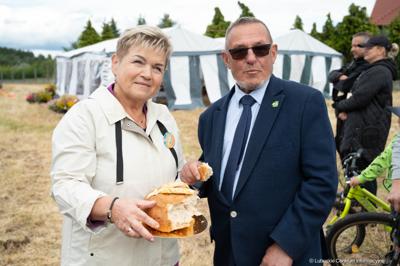Członek Zarządu Województwa Lubuskiego Anna Chinalska wzięła udział w dożynkach gminnych, które odbyły się 23 sierpnia 2025 r. w Marcinowicach.
