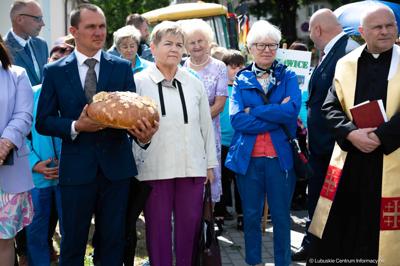 Członek Zarządu Województwa Lubuskiego Anna Chinalska wzięła udział w dożynkach gminnych, które odbyły się 23 sierpnia 2025 r. w Marcinowicach.