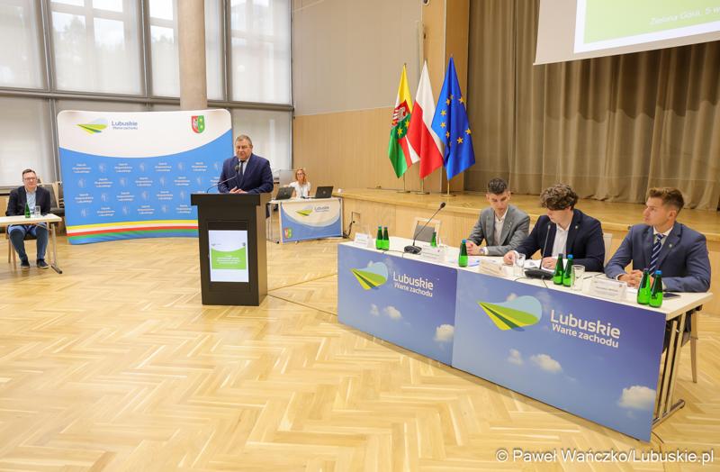 Uczestnicy V Sesji Młodzieżowego Sejmiku Województwa Lubuskiego w Zielonej Górze