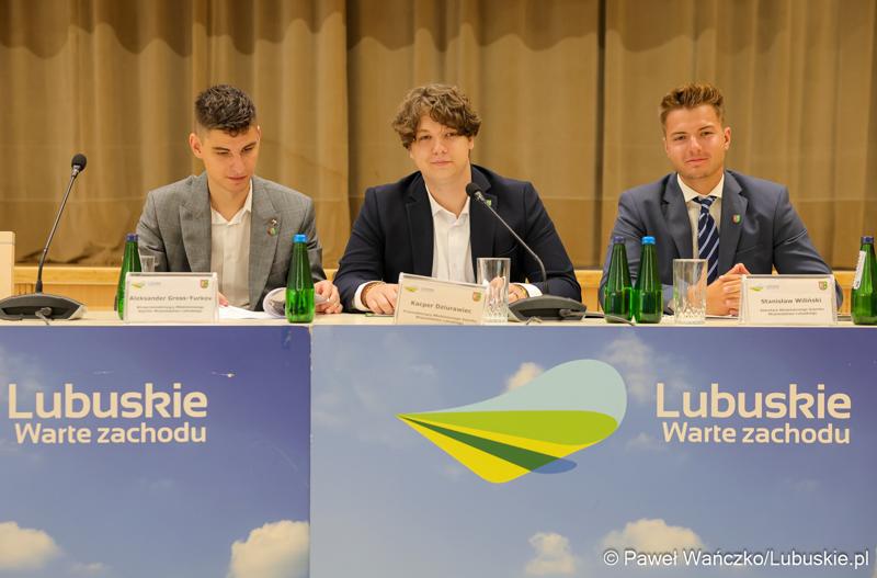 Uczestnicy V Sesji Młodzieżowego Sejmiku Województwa Lubuskiego w Zielonej Górze