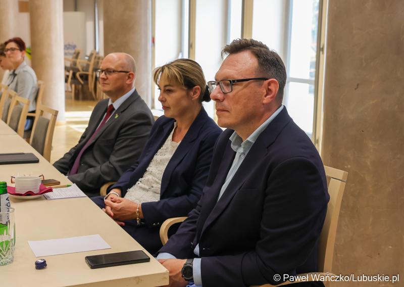 Uczestnicy V Sesji Młodzieżowego Sejmiku Województwa Lubuskiego w Zielonej Górze