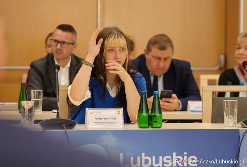 Uczestnicy V Sesji Młodzieżowego Sejmiku Województwa Lubuskiego w Zielonej Górze