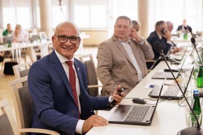 W poniedziałek (15 września 2025 r.) w urzędzie marszałkowskim w Zielonej Górze odbyła się XIII zwyczajna sesja Sejmiku Województwa Lubuskiego