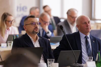 W poniedziałek (15 września 2025 r.) w urzędzie marszałkowskim w Zielonej Górze odbyła się XIII zwyczajna sesja Sejmiku Województwa Lubuskiego