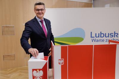 W poniedziałek (15 września 2025 r.) w urzędzie marszałkowskim w Zielonej Górze odbyła się XIII zwyczajna sesja Sejmiku Województwa Lubuskiego