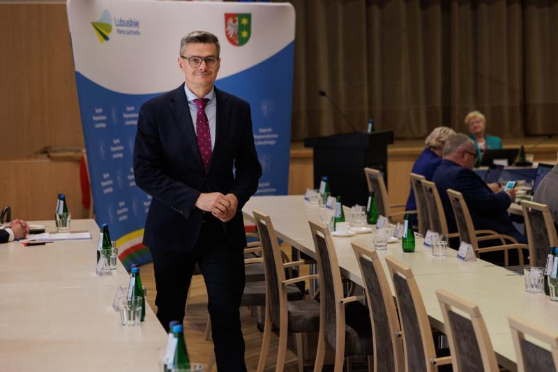 W poniedziałek (15 września 2025 r.) w urzędzie marszałkowskim w Zielonej Górze odbyła się XIII zwyczajna sesja Sejmiku Województwa Lubuskiego