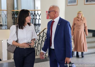 Uczestnicy wrześniowej Sesji Sejmiku VII kadencji 