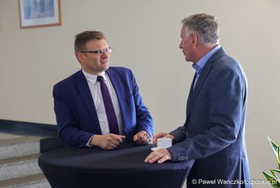 Uczestnicy wrześniowej Sesji Sejmiku VII kadencji 