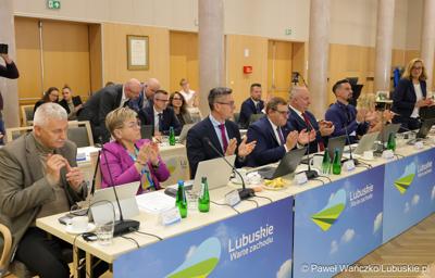 Uczestnicy wrześniowej Sesji Sejmiku VII kadencji 