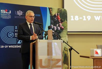 Rektor Uniwersytetu Zielonogórskiego, prof. Wojciech Strzyżewski