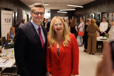 Kongres Gospodarczy to jedno z najważniejszych spotkań świata biznesu, samorządu i nauki w Lubuskiem. To właśnie tu uczestnicy szukają inspiracji, nowych technologii i kierunków rozwoju, skupiając się na kluczowych specjalizacjach regionu: innowacyjnym przemyśle, zielonej gospodarce oraz zdrowiu i jakości życia.