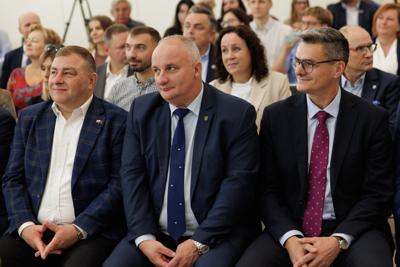 Kongres Gospodarczy to jedno z najważniejszych spotkań świata biznesu, samorządu i nauki w Lubuskiem. To właśnie tu uczestnicy szukają inspiracji, nowych technologii i kierunków rozwoju, skupiając się na kluczowych specjalizacjach regionu: innowacyjnym przemyśle, zielonej gospodarce oraz zdrowiu i jakości życia.