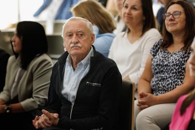 Kongres Gospodarczy to jedno z najważniejszych spotkań świata biznesu, samorządu i nauki w Lubuskiem. To właśnie tu uczestnicy szukają inspiracji, nowych technologii i kierunków rozwoju, skupiając się na kluczowych specjalizacjach regionu: innowacyjnym przemyśle, zielonej gospodarce oraz zdrowiu i jakości życia.