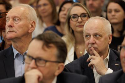 Kongres Gospodarczy to jedno z najważniejszych spotkań świata biznesu, samorządu i nauki w Lubuskiem. To właśnie tu uczestnicy szukają inspiracji, nowych technologii i kierunków rozwoju, skupiając się na kluczowych specjalizacjach regionu: innowacyjnym przemyśle, zielonej gospodarce oraz zdrowiu i jakości życia.